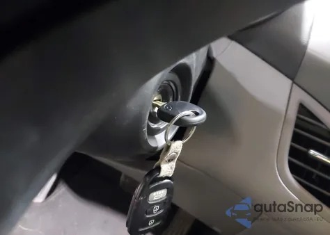 2012 Hyundai Elantra Gls (Ulsan Plant) z USA, uszkodzony, nr VIN KMHDH4AE6CU361222